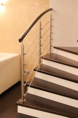 49 Obklad schodiště - stupnice, zábradlí typ D1, materiál buk mořený